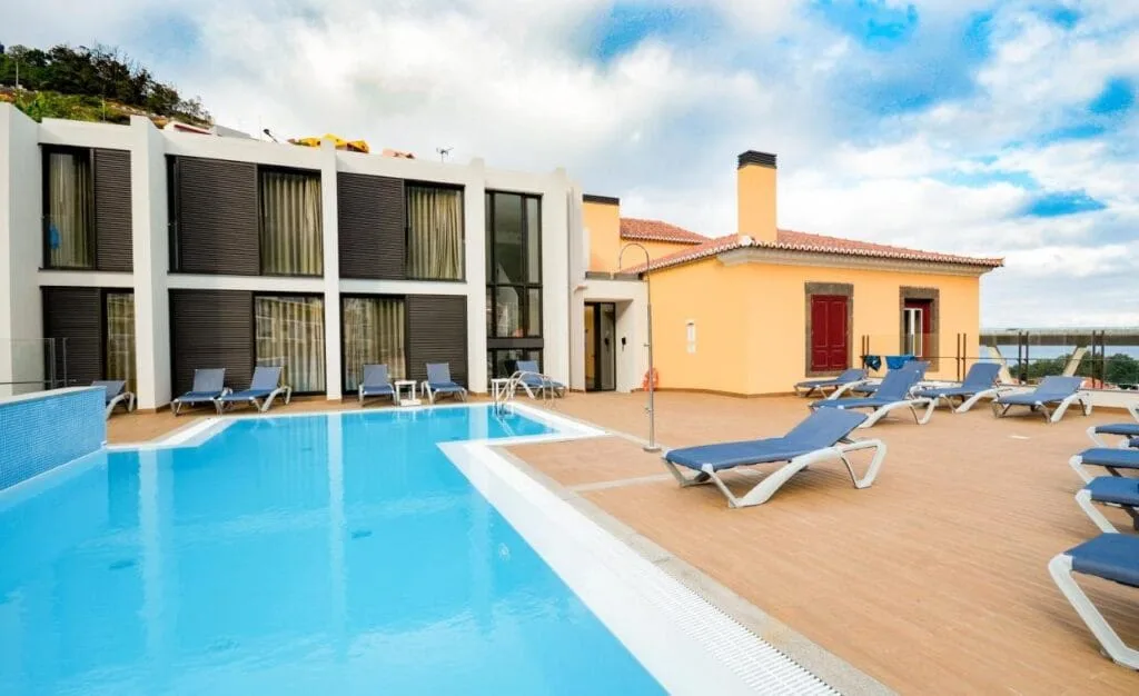 Goedkoop-hotel-Santa-Cruz-Madeira-1024x626 Goedkoop-hotel-Santa-Cruz-Madeira-1024x626