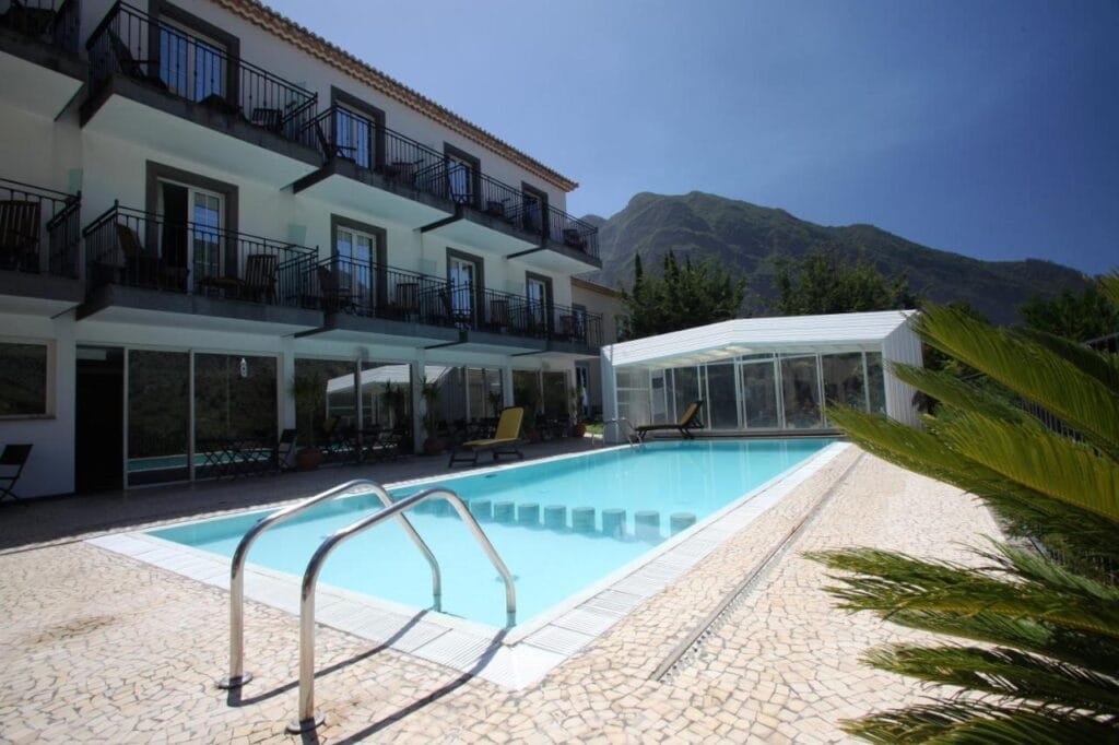 Hotel mit Pool São Vicente