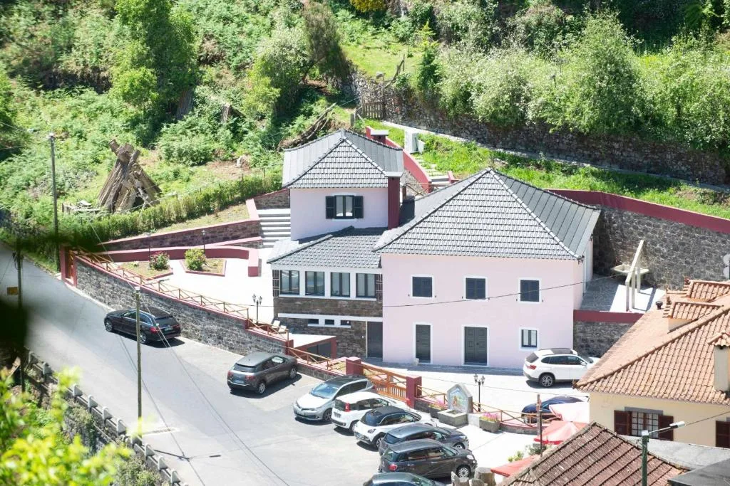 Kleinschalig hotel pico do arieiro